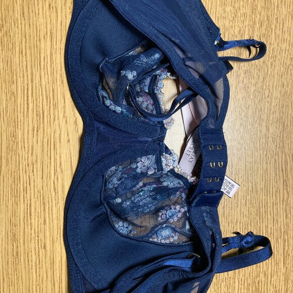 Victoria Secret Floral Navy Lace Bra - Picture 3 of 4